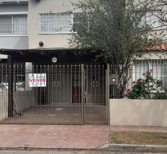 Casa · 150m² · 7 Ambientes · 1 Cochera