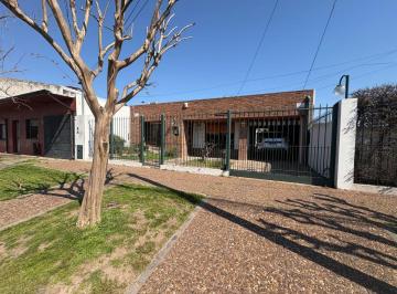 Casa de 7 ambientes, Moreno · Casa de 489 m² con 4 Dorm. en Venta en Altos de Moreno