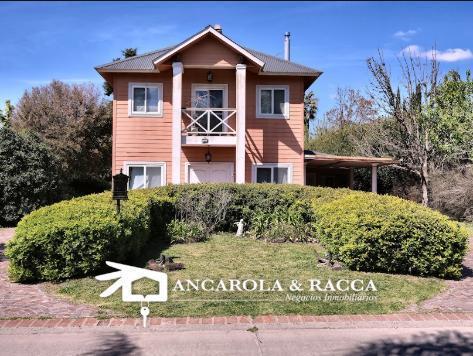 Casa · 200m² · 6 Ambientes · 1 Cochera