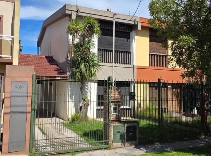 Casa · 110m² · 3 Ambientes · 1 Cochera