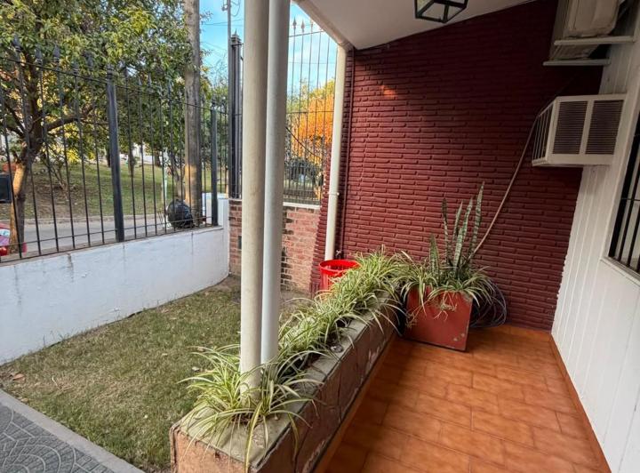 Casa · 176m² · 4 Ambientes · 1 Cochera