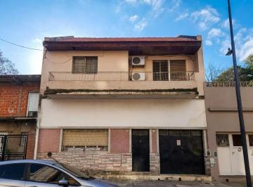 Casa · 224m² · 4 Ambientes · 1 Cochera · Importante Casa de 2 Plantas a Reciclar Saavedra
