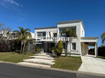 Casa · 420m² · 6 Ambientes · 4 Cocheras · Casa Al Agua en Los Alisos, Nordelta