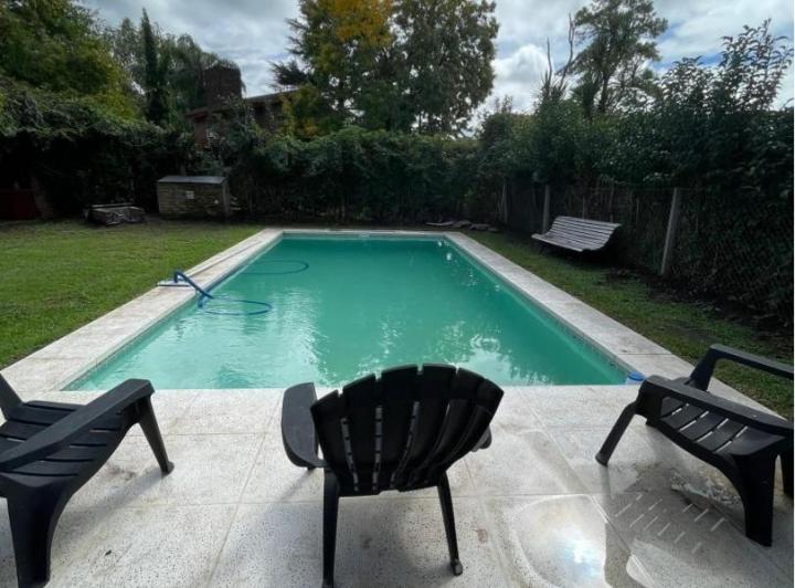Casa · 170m² · 4 Ambientes · 1 Cochera