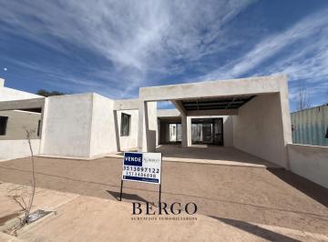 Casa · 181m² · 2 Dormitorios · 2 Cocheras · Casa de Categoria a Estrenar Toda en Una - Jardín de Las Tejas