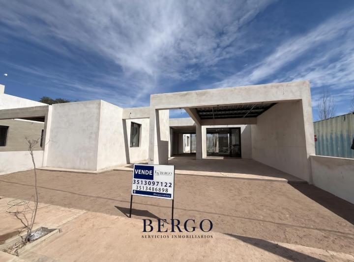 Casa · 181m² · 2 Dormitorios · 2 Cocheras