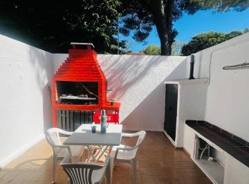 Casa · 51m² · 3 Ambientes · 1 Cochera · Casa en Villa Gesell Venta o Permuta