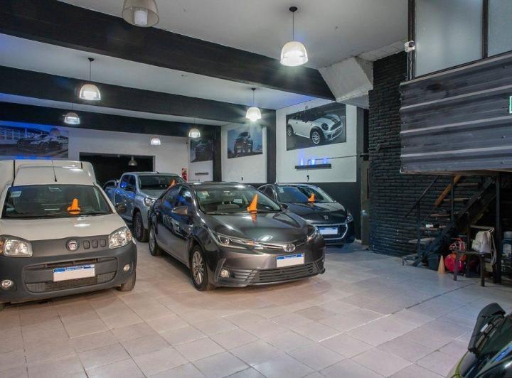 Local comercial · 218m²