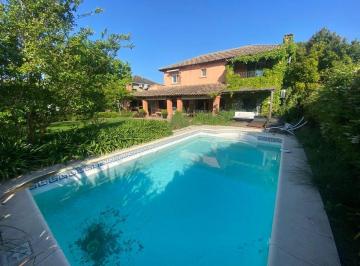 Casa · 320m² · 5 Ambientes · 1 Cochera · Casa Alquiler Temp. Santa Barbara 5 Amb en Febrero