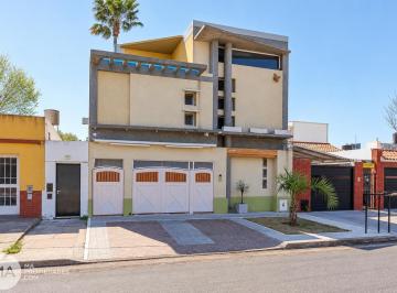 Casa · 213m² · 5 Ambientes · 1 Cochera · Venta | Casa 4 Dorm. - San Lorenzo 6800 - Belgrano Rosario