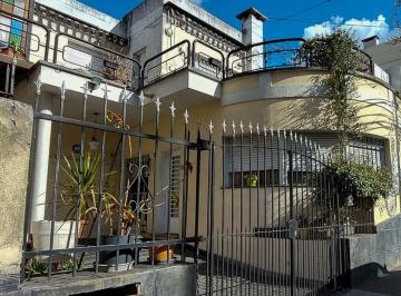 Casa · 180m² · 5 Ambientes · 1 Cochera · Venta Casa Olivos Pileta Jardin Cochera
