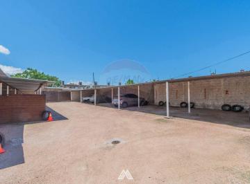 Casa · 110m² · 4 Ambientes · 18 Cocheras · Venta de Cocheras con Casa en Colon