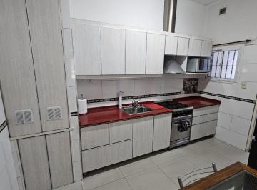 Casa · 156m² · 6 Ambientes · 1 Cochera · Casa en Venta Avellaneda 6 Ambientes