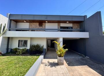 Casa · 300m² · 4 Ambientes · 2 Cocheras · Casas - Chalet - Centro, Resistencia