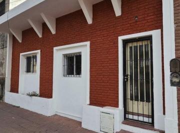 Casa de 8 ambientes, Córdoba · Casa en Alquiler, 4 Dorm., Patio y Lavadero - Libertad 1843, Córdoba - $900.000