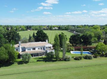 Casa · 526m² · 10 Ambientes · 2 Cocheras · Venta – Imponente Casa en Tortugas Country Club. Sobre Lote de 2109 m² con 90 m Sobre Cancha de Polo