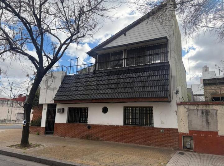 Casa · 144m² · 4 Ambientes · 1 Cochera