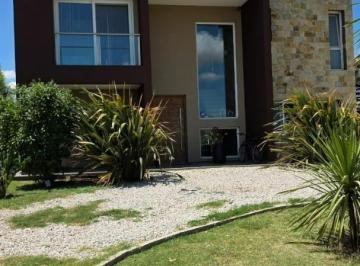 IEQ-IEQ-156_2 · Casa 4 Ambientes en Venta Presidente Peron Barrio La Alameda