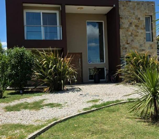 Casa · 271m² · 4 Ambientes · 2 Cocheras