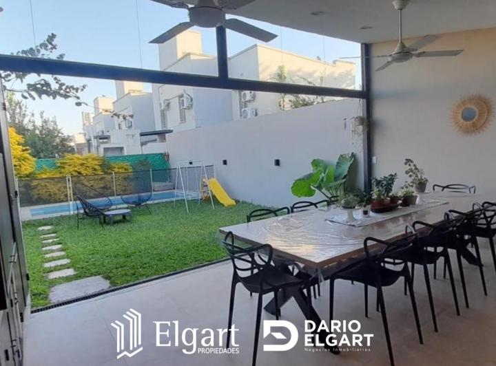 Casa · 110m² · 6 Ambientes · 2 Cocheras