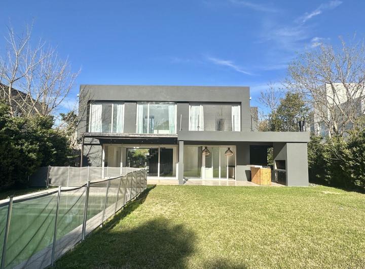 Casa · 170m² · 5 Ambientes