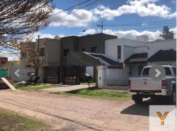Casa · 120m² · 4 Ambientes · 1 Cochera · Casa en Venta - 3 Dorm. 2 Baños - 570 m² - Lujan