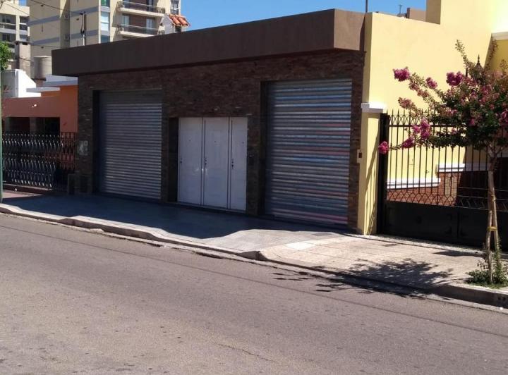 Casa · 200m² · 6 Ambientes