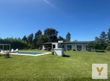 Casa · 150m² · 4 Ambientes · Casa en Venta - 3 Dorm. 2 Baños - 11.250 m² - San Miguel del Monte
