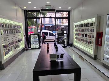 Local comercial · 130m² · 2 Ambientes · Local en Alquiler en Flores Sobre Av Rivadavia