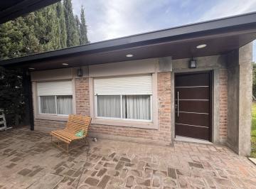 Casa · 120m² · 3 Ambientes · 2 Cocheras · Casa en Venta El Boyero 1408 - Barrio Los Horneros