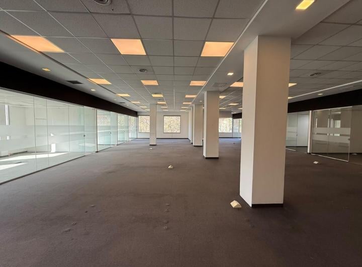 Oficina comercial · 450m² · 1 Ambiente · 5 Cocheras
