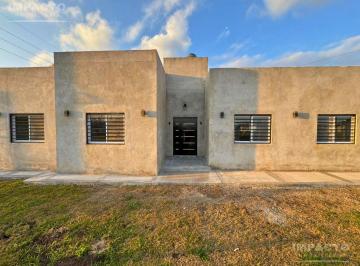 Quinta vacacional · 1228m² · 3 Ambientes · Casa en Alquiler y Venta en Cañuelas - a Estrenar. con Escritura