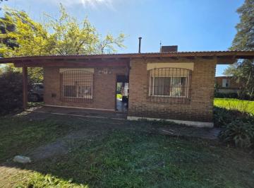 Quinta vacacional · 90m² · 2 Dormitorios · 2 Cocheras · Venta Quinta 1300 m