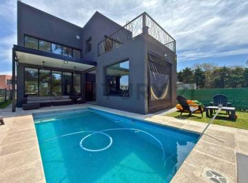 Casa · 150m² · 6 Ambientes · 1 Cochera · Venta | Casa de 3 Dorm. con Pileta y Quincho | Brisanova, Pueblo Esther