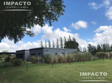 Casa · 172m² · 5 Ambientes · 1 Cochera · En Venta Casa en Barrio Privado Las Cañuelas Club de Campo, Cañuelas