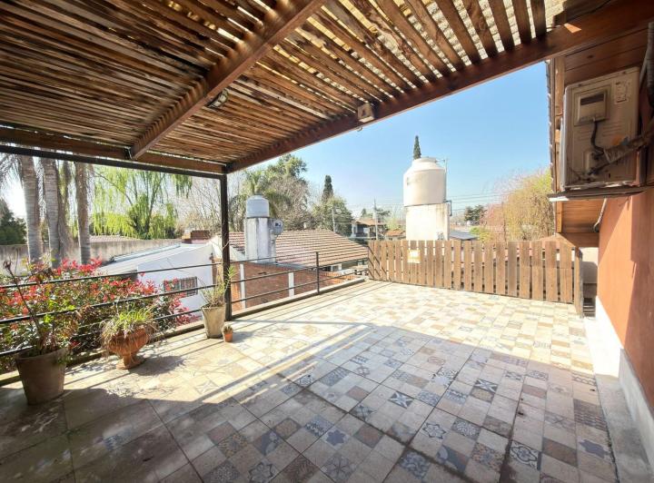 Casa · 145m² · 6 Ambientes · 2 Cocheras