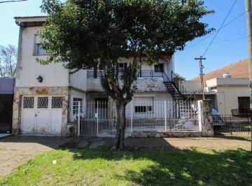 Casa · 153m² · 6 Ambientes · 1 Cochera · En Venta Gran Casa 6 Ambientes con Cochera, Fondo y Uso Mixto – Temperley Este / Lomas de Zamora