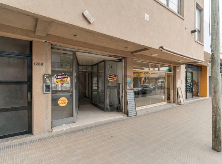 Local comercial · 180m²