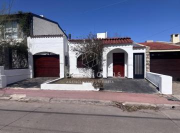 Casa · 157m² · 6 Ambientes · 1 Cochera · Granja de Funes | Alquiler Casa de 3 Dorm a 50 Mtrs de Rafael Nuñez