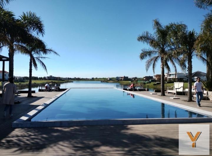 Terreno · 787m²