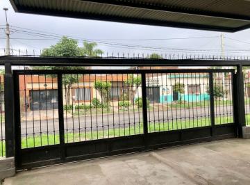 Casa · 30m² · 3 Ambientes · 1 Cochera · Alquiler Casa con Garaje