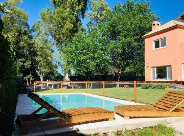 Casa · 180m² · 5 Ambientes · 2 Cocheras · Alquiler de Verano - Bella Vista