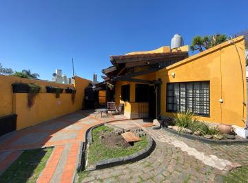 Casa · 137m² · 3 Ambientes · 2 Cocheras · Casa de 3 Ambientes en Venta, Ituzaingó Sur.