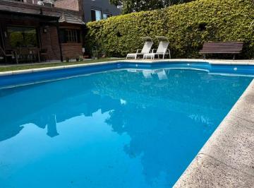 Casa · 246m² · 8 Ambientes · 6 Cocheras · Casa Barrio San Isidro Labrador Beccar, Jardín, Pileta y Vigilancia 24hs.