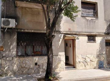 Casa de 4 ambientes, Flores · Venta - Flores Sur. Evaristo Carriego 1183 - Casa de 2 Plantas.4 Dorm, Patio y Terraza. a Reciclar