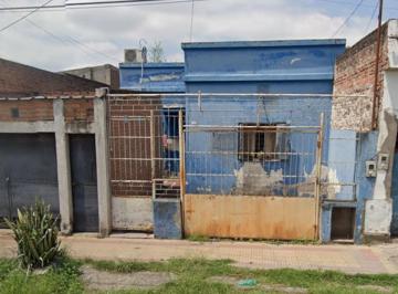 Casa · 65m² · 3 Ambientes · 1 Cochera · Venta Casa Para Remodelar - 2 Dor - Acceso Norte.