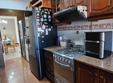 Departamento · 69m² · 4 Ambientes · 1 Cochera · Departamento en Alquiler de 4 Ambientes