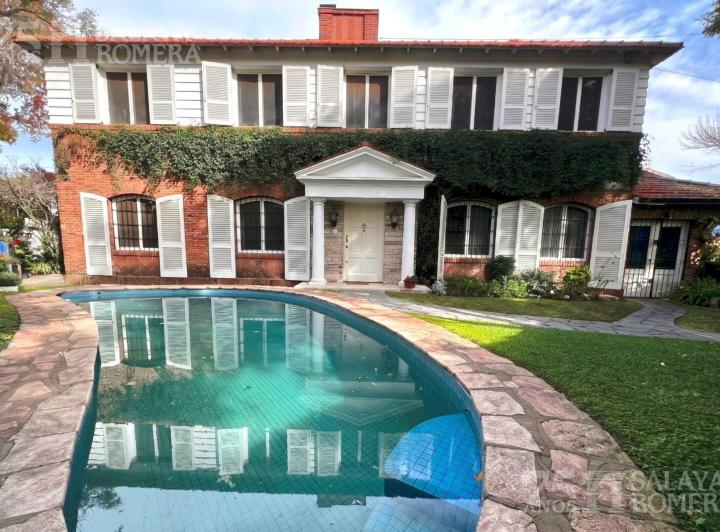 Casa · 397m² · 6 Ambientes · 1 Cochera