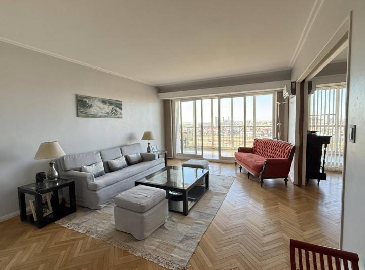 Departamento · 180m² · 4 Ambientes · 1 Cochera