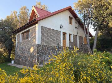 Casa · 88m² · 5 Ambientes · 3 Cocheras · Casa - Villa Pehuenia